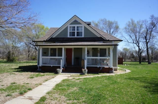 221 S 3rd St, Cleveland, MO 64734