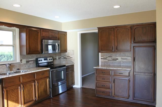 10252 Nieman Pl, Overland Park, KS 66214