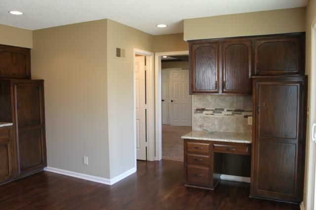10252 Nieman Pl, Overland Park, KS 66214
