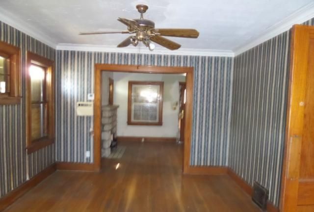 5645 Wayne Ave, Kansas City, MO 64110