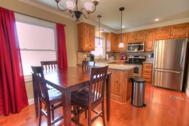 5301 N Flora Ave, Kansas City, MO 64118
