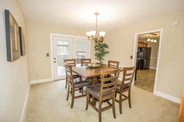 6116 Coventry Ave, Kansas City, MO 64151