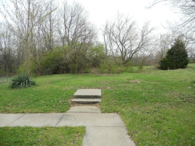 305 Lee Dr, Liberty, MO 64068
