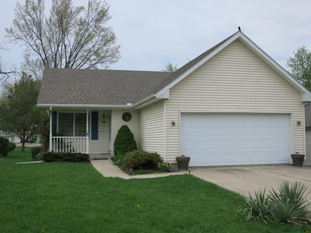 215 W 7th St, Cameron, MO 64429