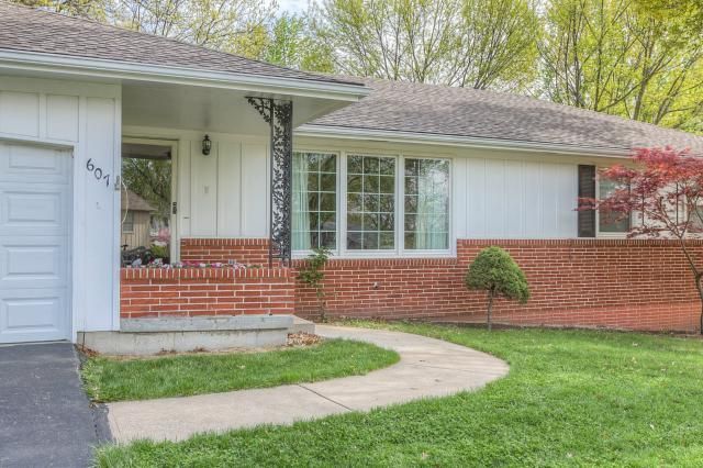 607 E 106th Ter, Kansas City, MO 64131