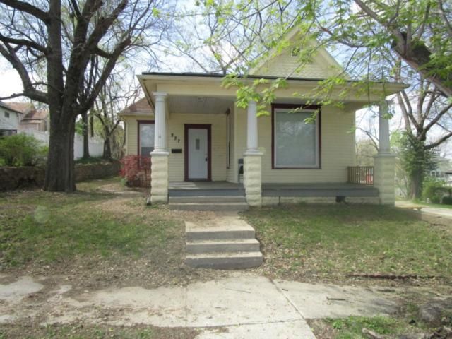 827 S 4th St, Atchison, KS 66002