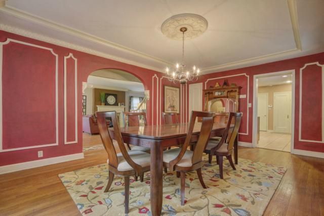 641 E 72nd St, Kansas City, MO 64113
