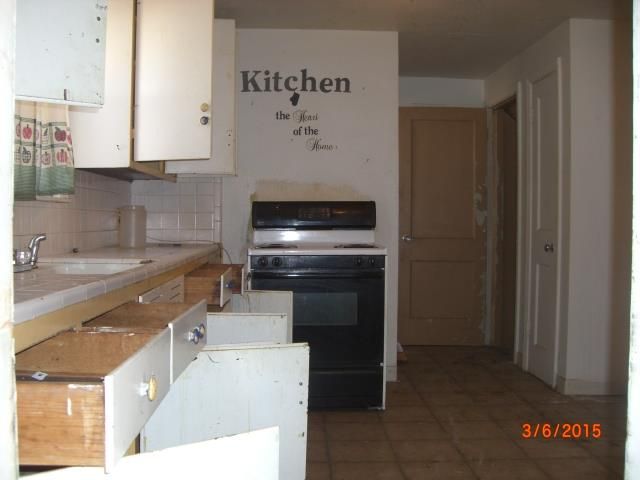 3206 E Meyer Blvd, Kansas City, MO 64132