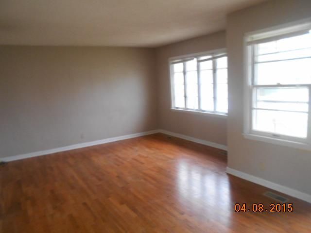 105 E Fairview St, Clinton, MO 64735
