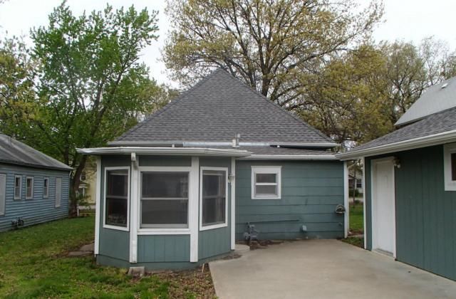 819 N Main St, Ottawa, KS 66067