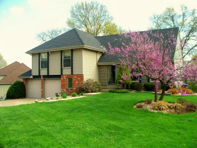 809 NE 100th Ter, Kansas City, MO 64155