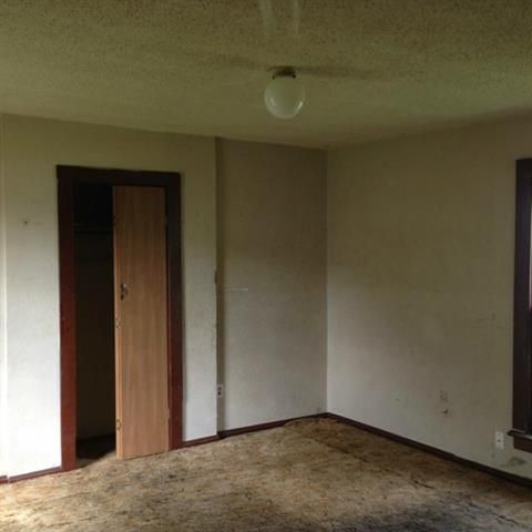 603 Locust St, Pleasant Hill, MO 64080
