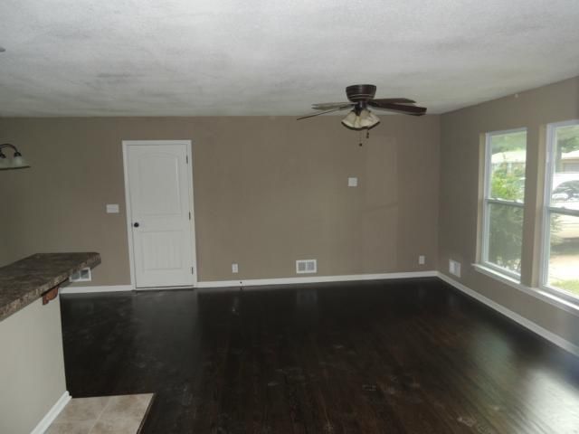 205 W Walnut St, Blue Springs, MO 64015