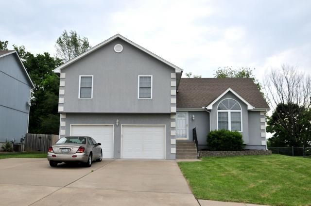 4915 Harkness Ave, Kansas City, MO 64136