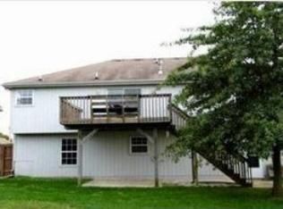 902 Apple Wood Ln, Belton, MO 64012