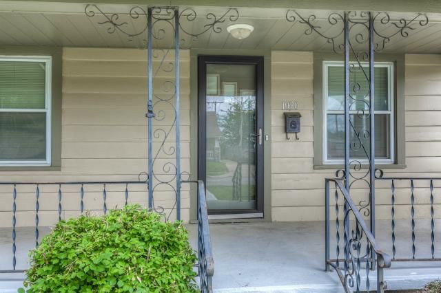 1020 E 76th St, Kansas City, MO 64131