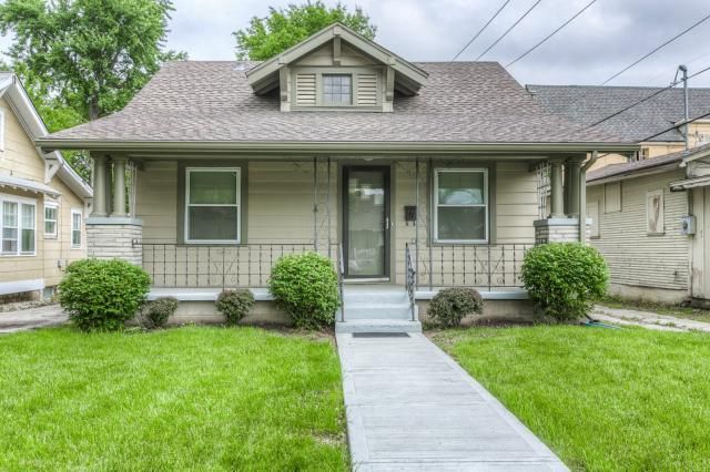 1020 E 76th St, Kansas City, MO 64131
