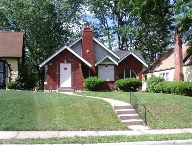 2240 E 67th Ter, Kansas City, MO 64132