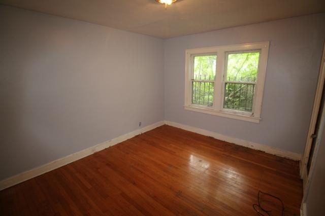 7324 Tracy Ave, Kansas City, MO 64131