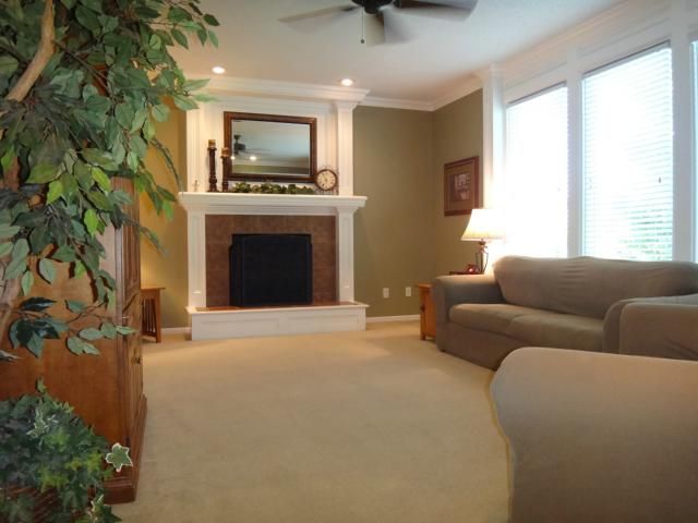 15583 W 154th Ter, Olathe, KS 66062