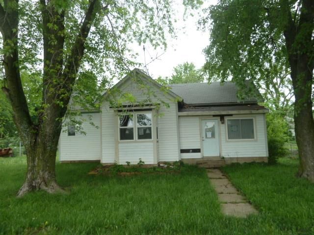 208 W 4th St, Linwood, KS 66052