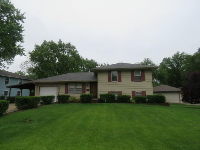 8301 E 91st Ter, Kansas City, MO 64138