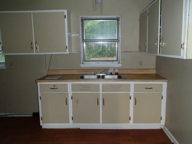 117 15th St, Osawatomie, KS 66064