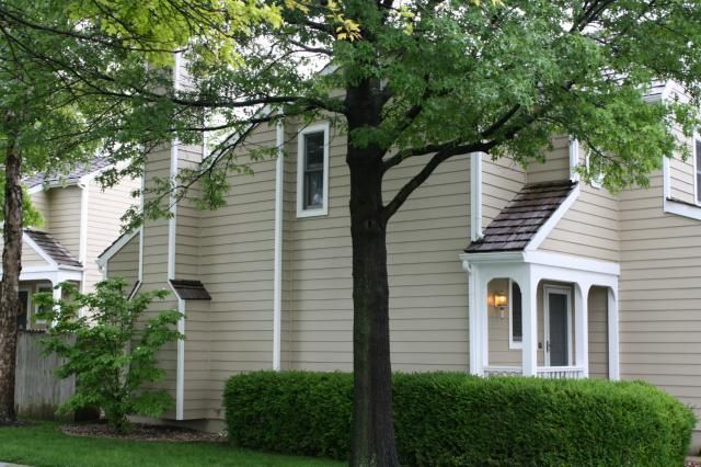 11901 Centennial Dr, Overland Park, KS 66213