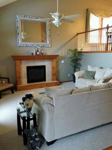 130 NE Lamplighter Ln, Blue Springs, MO 64014