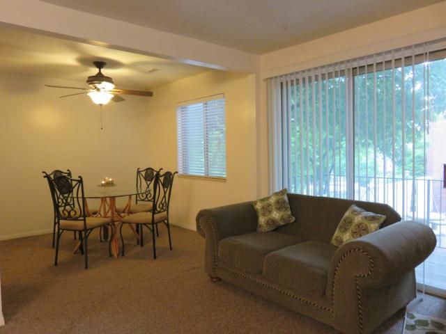 809 W 40 St #14, Kansas City, MO 64111