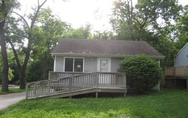 9332 Walnut St, Kansas City, MO 64114