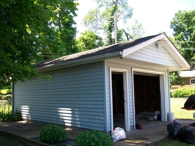 7017 E 17th St, Kansas City, MO 64126