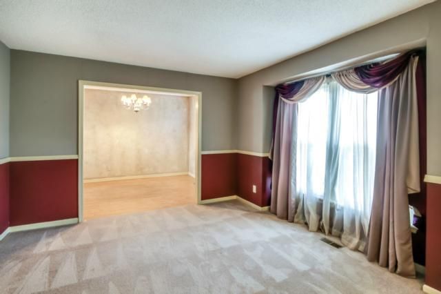 1425 E Frontier Ln, Olathe, KS 66062