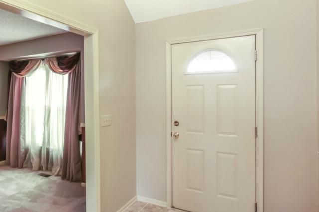 1425 E Frontier Ln, Olathe, KS 66062