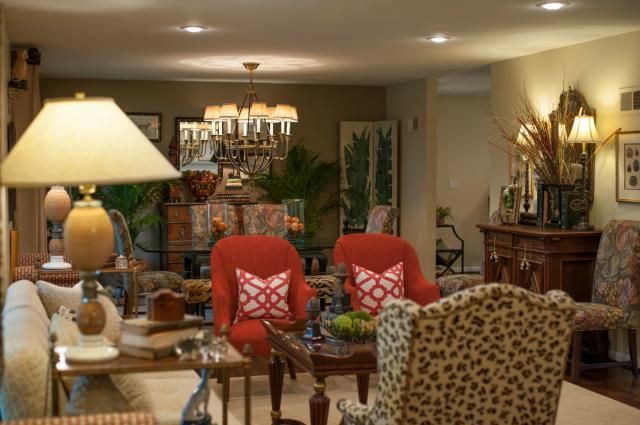 10021 El Monte St, Overland Park, KS 66207