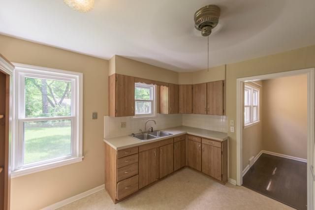 8839 Daniel Boone Rd, Kansas City, MO 64114