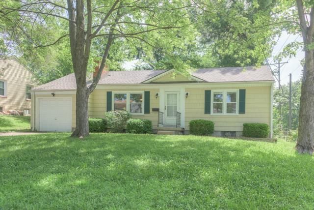 8839 Daniel Boone Rd, Kansas City, MO 64114