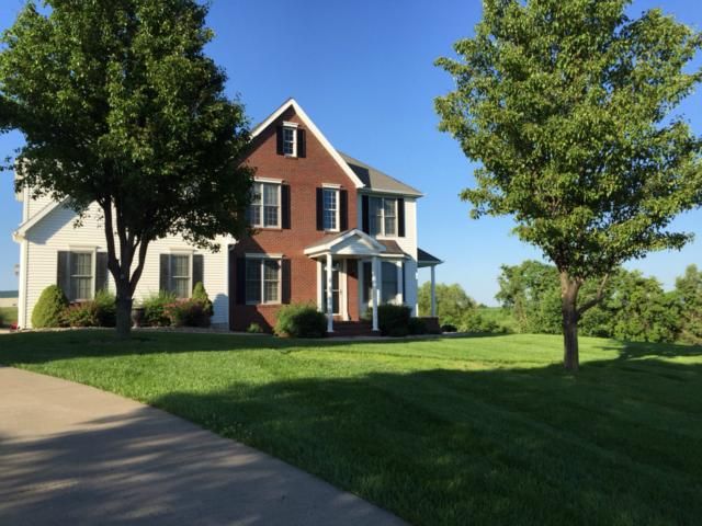 8 Easy St, St Joseph, MO 64507