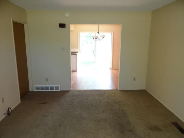 9237 Nieman Rd, Overland Park, KS 66214