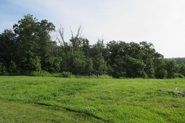 4922 S Park Ridge Dr, Independence, MO 64015