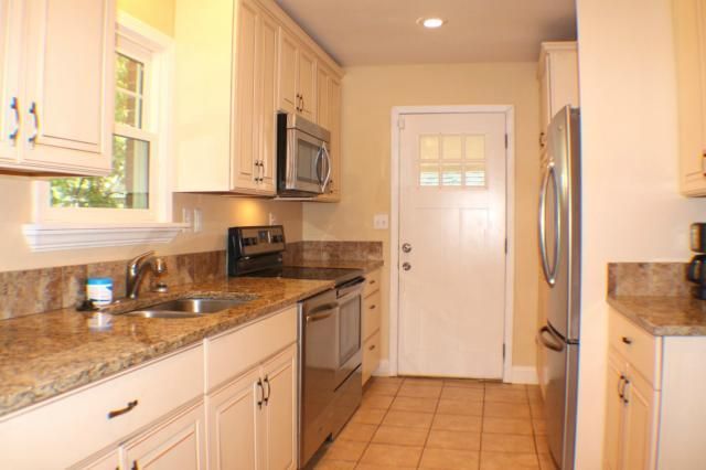 6835 Oak St, Kansas City, MO 64131