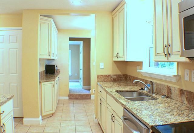 6835 Oak St, Kansas City, MO 64131