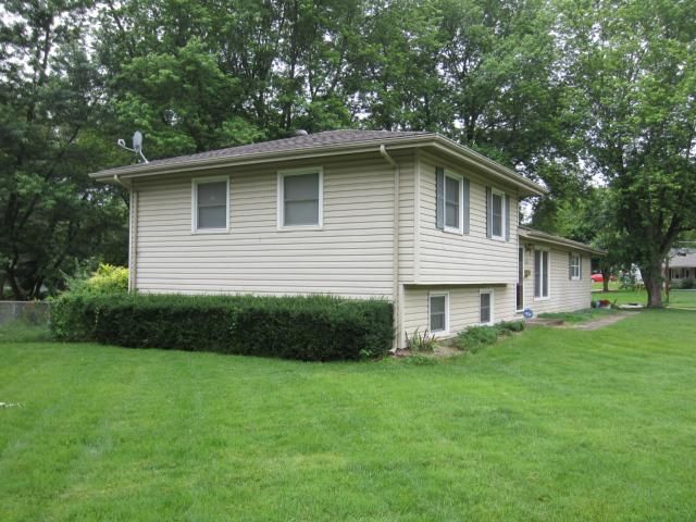 501 NW Ward Ln, Lee's Summit, MO 64063
