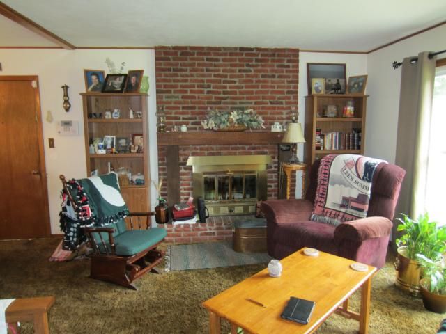 501 NW Ward Ln, Lee's Summit, MO 64063