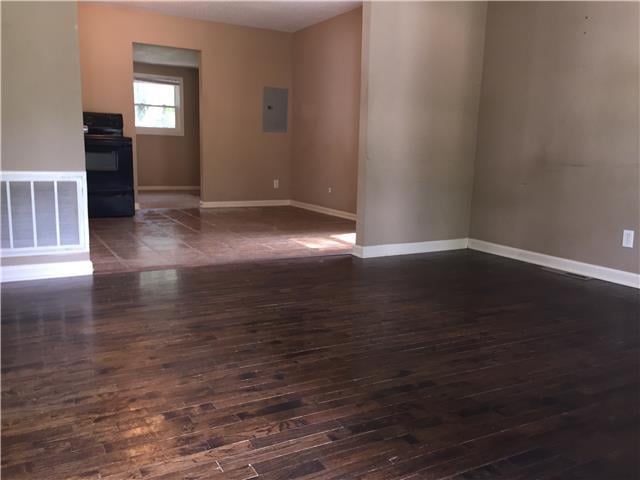 5111 N Bristol Ave, Kansas City, MO 64153