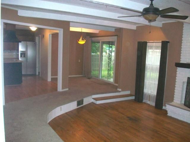 600 SW White Ridge Dr, Lee's Summit, MO 64081