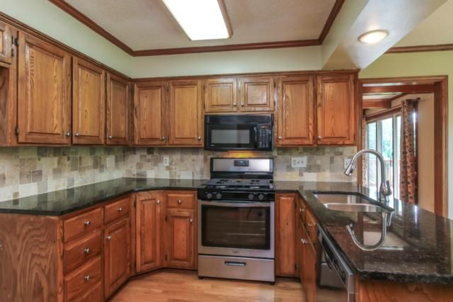9015 W 116th Ter, Overland Park, KS 66210