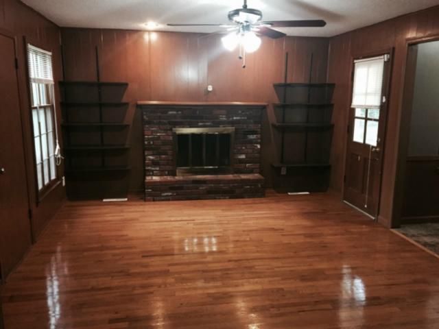 6308 E 109th Ter, Kansas City, MO 64134