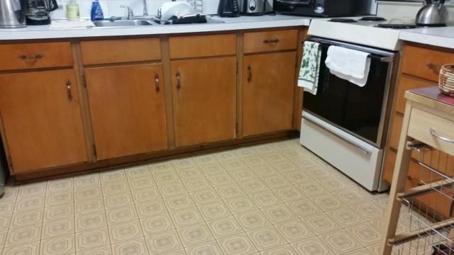 7602 Hayes St, Overland Park, KS 66204