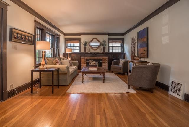 5424 Main St, Kansas City, MO 64112